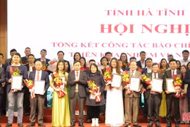 Vinh danh 27 tác phẩm đạt Giải Búa liềm vàng Hà Tĩnh năm 2022