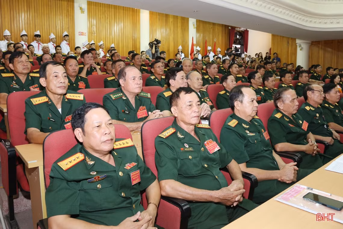 Tiếp tục phát huy truyền thống “Bộ đội Cụ Hồ”, góp sức phát triển quê hương