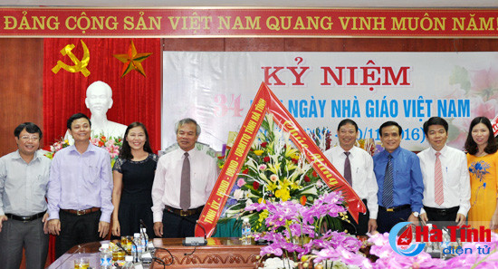 moi thay co phai la tam guong dao duc pham chat tri tue