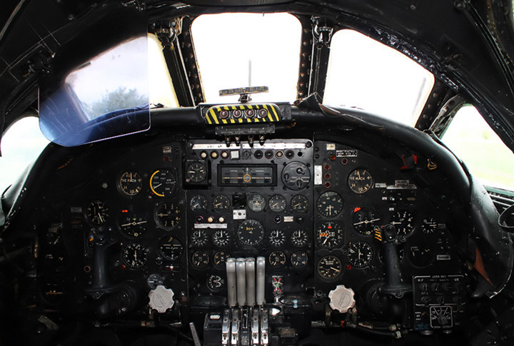 suc manh khung khiep cua than lua avro 698 vulcan b2