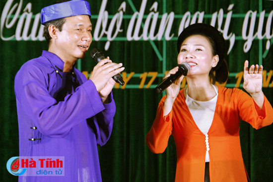 ra mat cau lac bo dan ca vi giam phuong ha huy tap