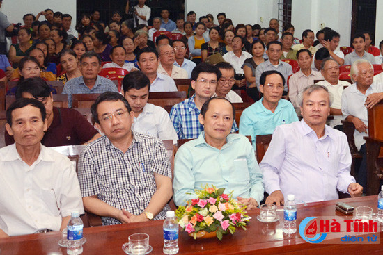 pho bi thu thuong truc tinh uy chung vui ngay hoi doan ket tai tdp 9 phuong tran phu