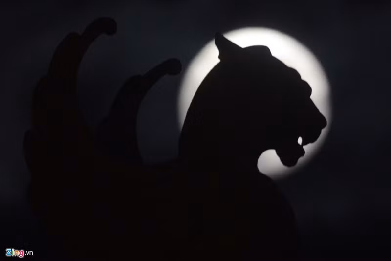 sieu trang lon nhat 70 nam tren bau troi viet nam