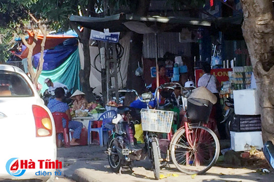 tai dien canh ban hang rong truoc cong bvdk ha tinh