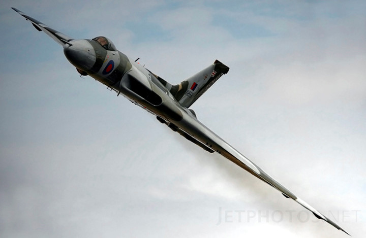 suc manh khung khiep cua than lua avro 698 vulcan b2