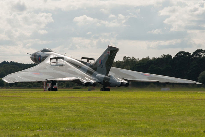 suc manh khung khiep cua than lua avro 698 vulcan b2