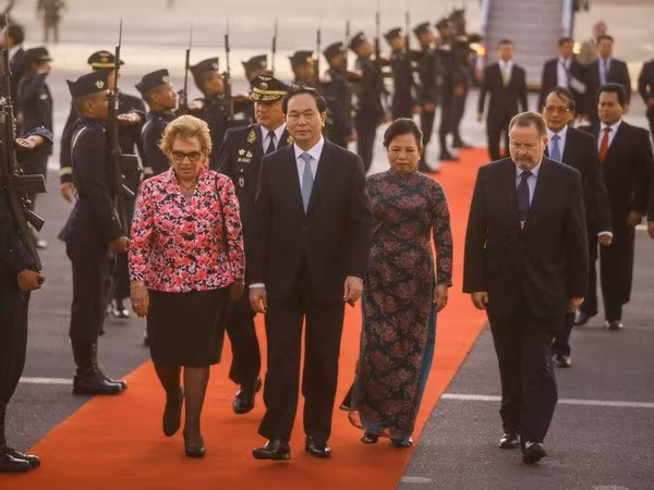 chu tich nuoc tran dai quang bat dau chuyen tham du apec 2016