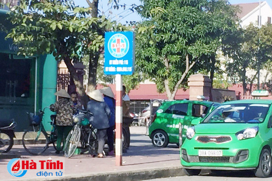 tai dien canh ban hang rong truoc cong bvdk ha tinh