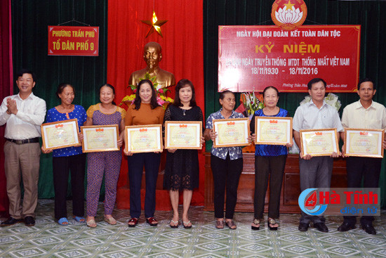 pho bi thu thuong truc tinh uy chung vui ngay hoi doan ket tai tdp 9 phuong tran phu