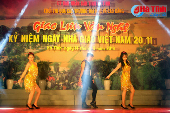 an tuong dem giao luu van nghe ky niem ngay nha giao