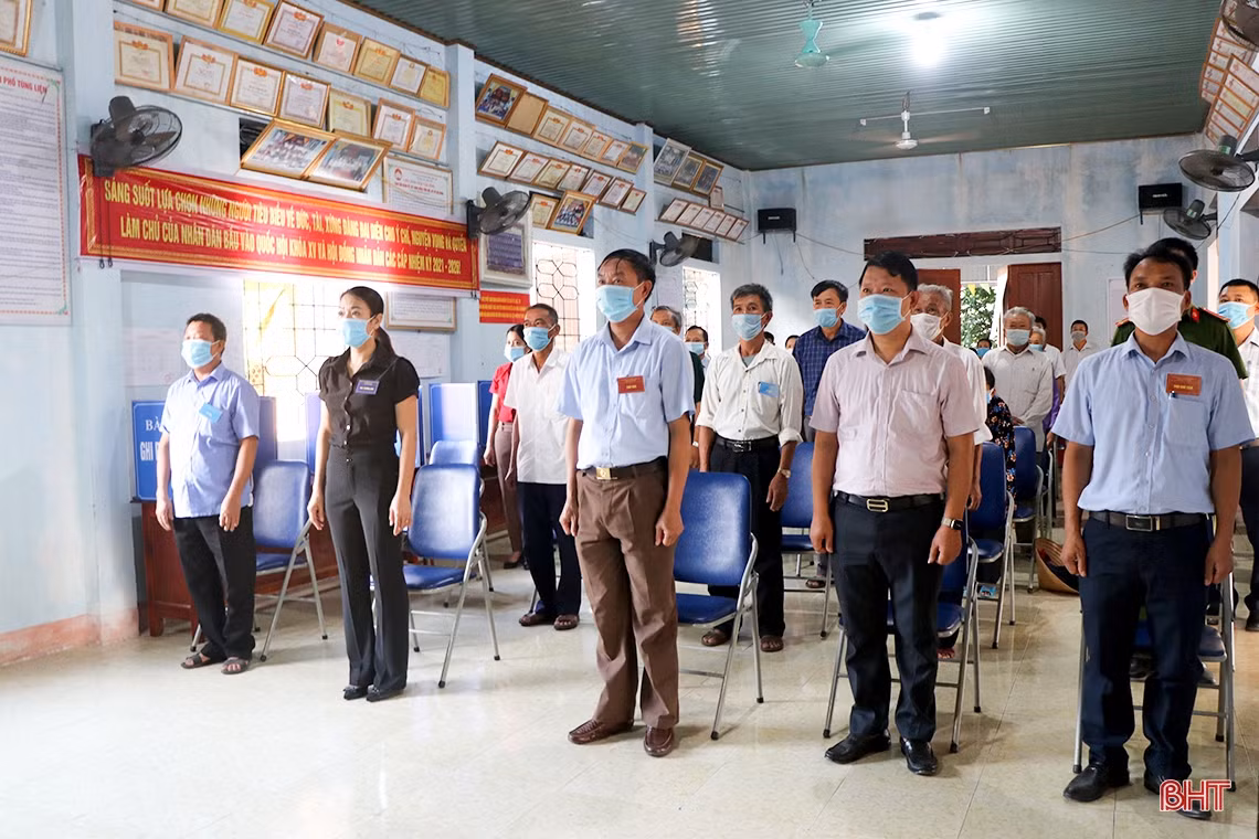 Cử tri Hà Tĩnh náo nức bầu chọn người đại biểu Nhân dân