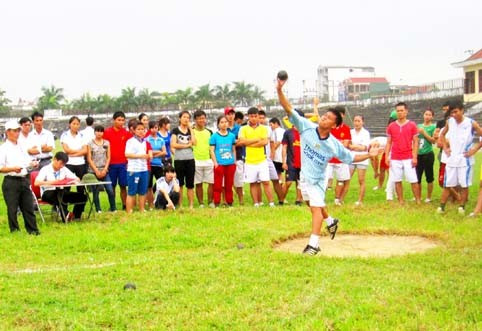Các VĐV tham gia thi đấu bộ môn ném bi sắt. Các VĐV tham gia thi đấu bộ môn ném bi sắt.