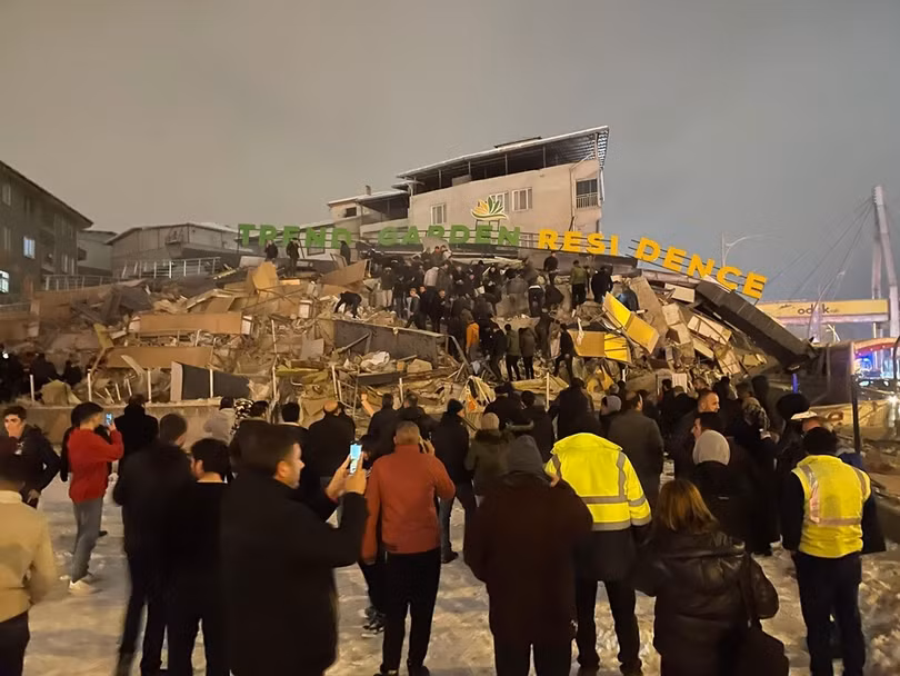 Trận động đất khiến gần 530 người chết ở Thổ Nhĩ Kỳ, Syria