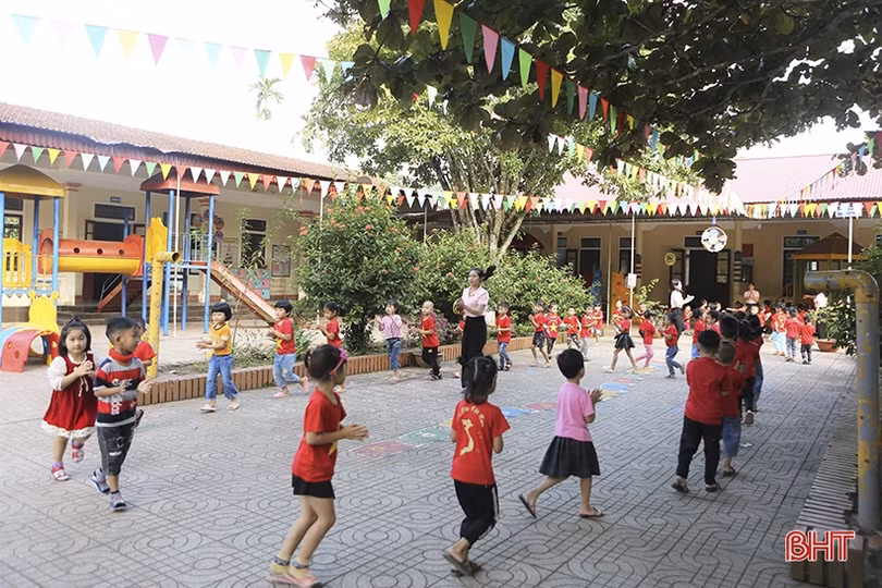 Cô giáo vùng biên Hà Tĩnh 38 năm miệt mài thắp sáng ngọn lửa nghề