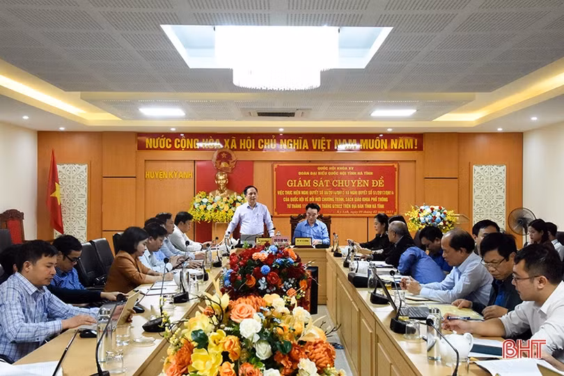 Đoàn ĐBQH Hà Tĩnh giám sát chuyên đề về đổi mới chương trình, SGK ở huyện Kỳ Anh