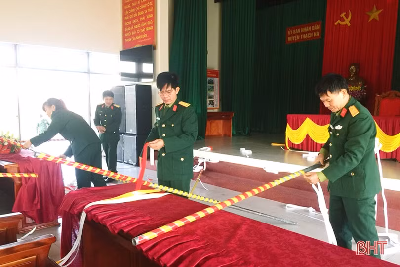 Thanh niên Hà Tĩnh háo hức trước giờ lên đường tòng quân