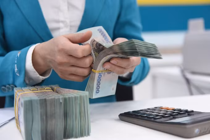 Không ít người đang hưởng mức lương 950 triệu đồng/tháng ở Việt Nam