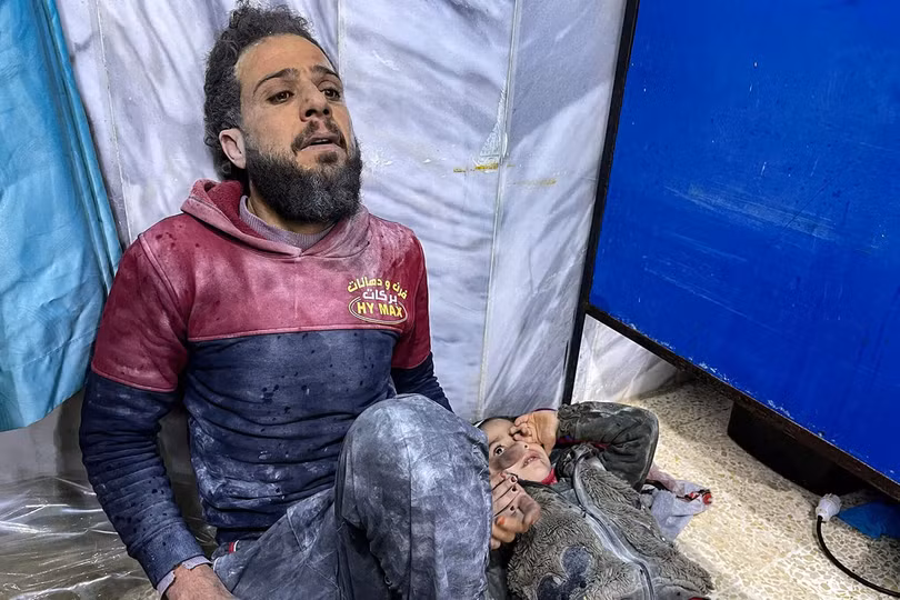 Cảnh hoang tàn sau trận động đất khiến hơn 4.300 người chết