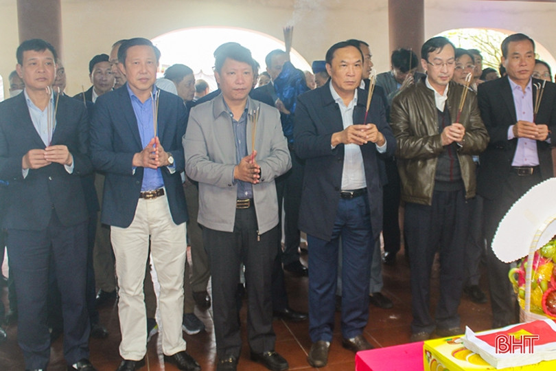 Lễ hội thượng nguyên đền Linh Nha