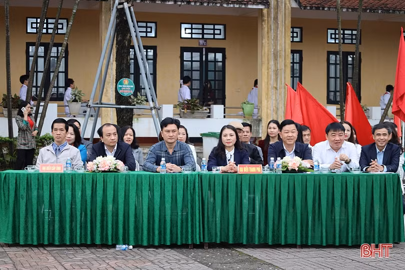 Hơn 400 VĐV tranh tài Đại hội Điền kinh - Thể thao học sinh phổ thông TP Hà Tĩnh