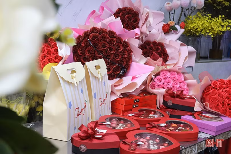 Đa dạng thị trường quà tặng ngày lễ tình nhân ở Hà Tĩnh