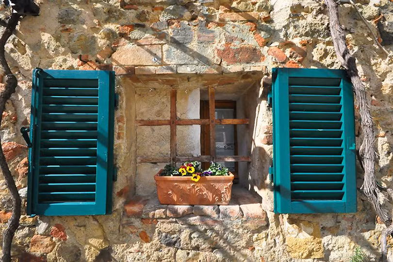 Ô cửa sổ màu nắng