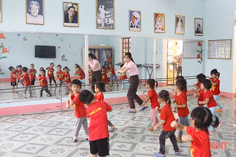 Cô giáo vùng biên Hà Tĩnh 38 năm miệt mài thắp sáng ngọn lửa nghề