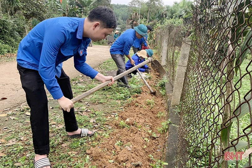 Sôi nổi ra quân xây dựng nông thôn mới ở Hương Khê