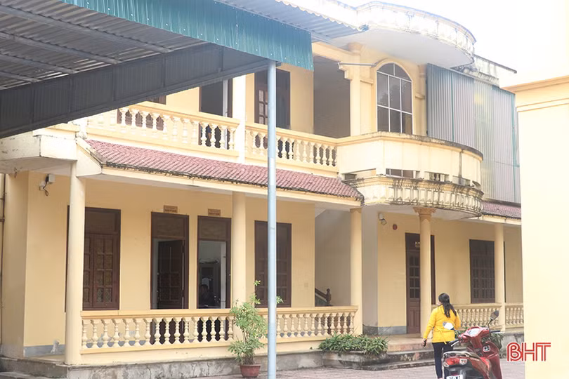 Luật sư nói về vụ 13 cán bộ, công chức Hà Tĩnh “móc ngoặc” làm nhanh sổ đỏ ảnh 1 Luật sư nói về vụ 13 cán bộ, công chức Hà Tĩnh “móc ngoặc” làm nhanh sổ đỏ