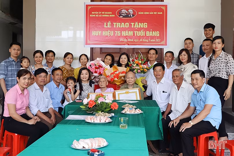 Niềm tin sắt son của vợ chồng 75 năm tuổi Đảng ở Hà Tĩnh