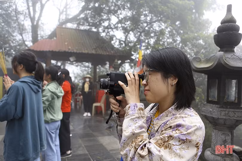 Gặp gỡ nữ đạo diễn 9X Hà Tĩnh giành giải xuất sắc nhất Liên hoan Phim quốc tế