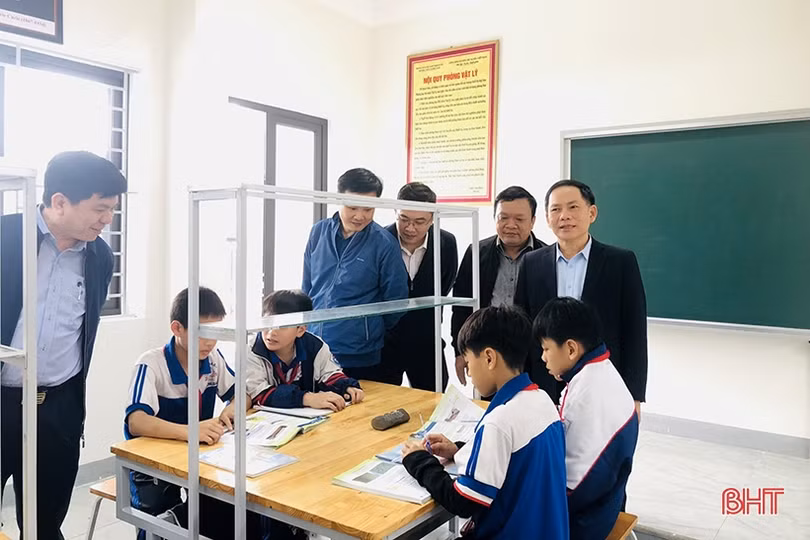 Đoàn ĐBQH Hà Tĩnh giám sát chuyên đề về đổi mới chương trình, sách giáo khoa ở Nghi Xuân