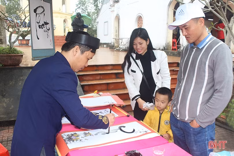 Lễ hội thượng nguyên đền Linh Nha