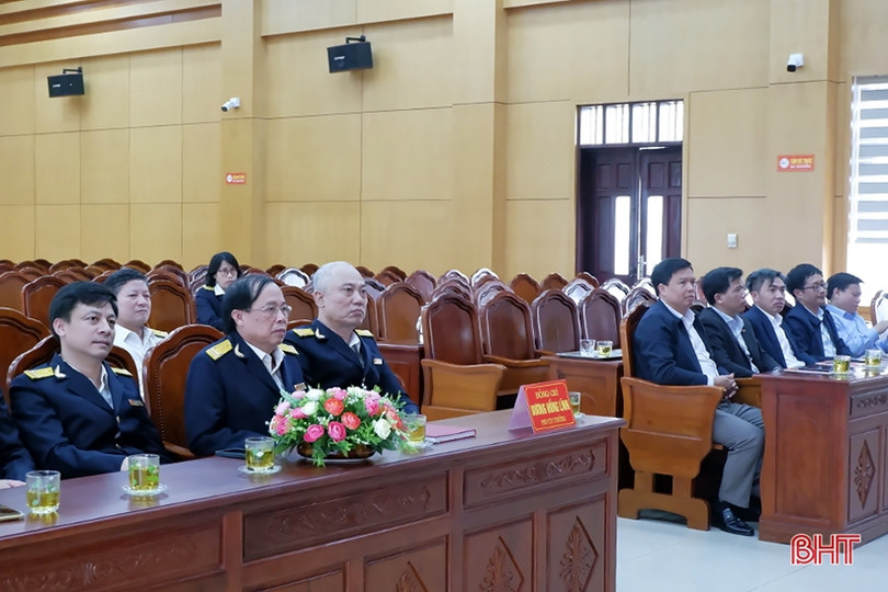 Khách hàng ở Can Lộc trúng giải nhất “Hóa đơn may mắn” quý IV/2022