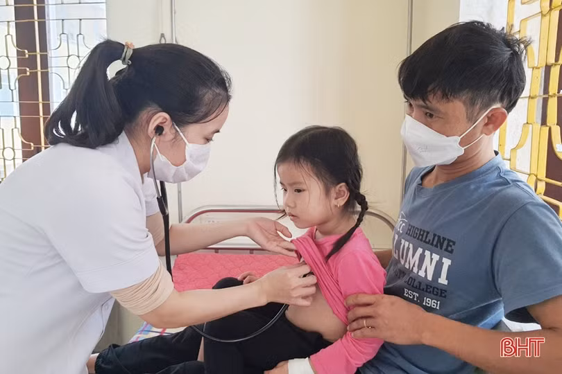 Hà Tĩnh: Thời tiết “ẩm ương”, nhiều học sinh nghỉ học do mắc cúm