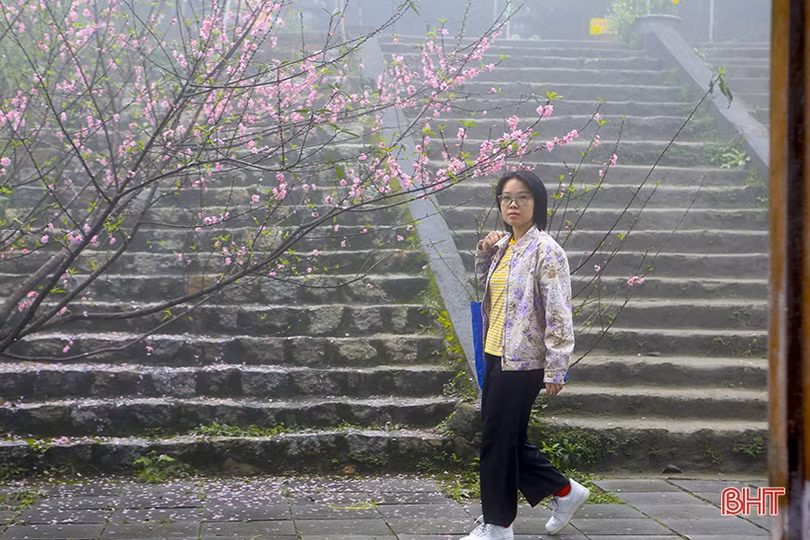 Gặp gỡ nữ đạo diễn 9X Hà Tĩnh giành giải xuất sắc nhất Liên hoan Phim quốc tế