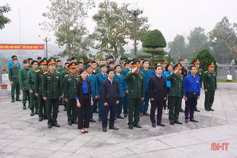 Tuổi trẻ Hà Tĩnh triển khai nhiều hoạt động tiễn tân binh nhập ngũ