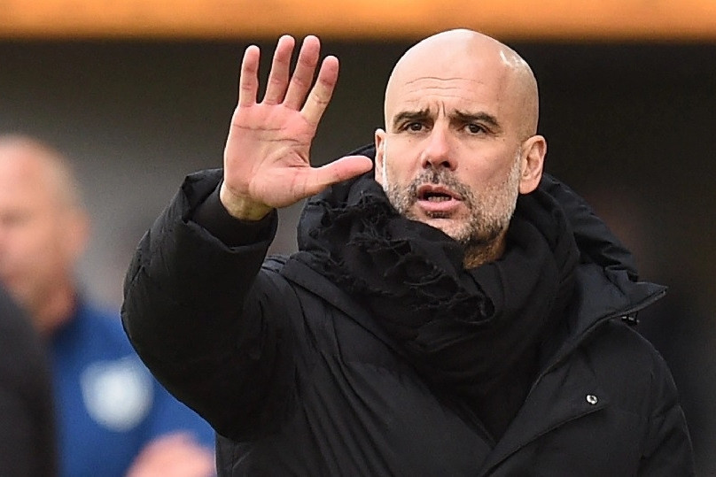 Man City bị “đánh” hội đồng, Pep Guardiola lớn tiếng với MU, Liverpool