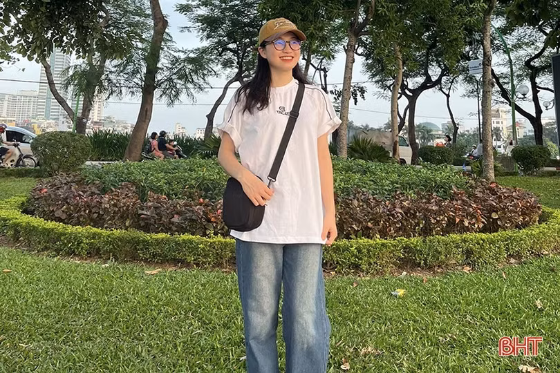 Nữ sinh Hà Tĩnh xinh đẹp, đánh bóng chuyền hay