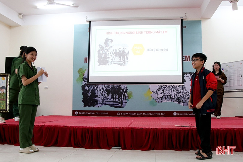 Học sinh iSchool Hà Tĩnh hào hứng với sân khấu khóa môn Ngữ văn