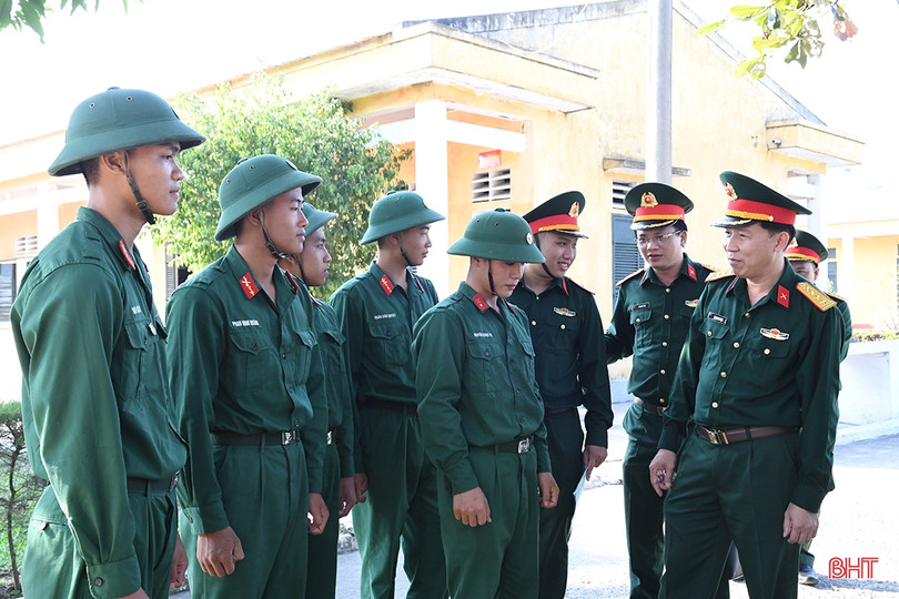 Xây dựng LLVT Hà Tĩnh đáp ứng yêu cầu bảo vệ Tổ quốc trong giai đoạn mới ảnh 1 Xây dựng LLVT Hà Tĩnh đáp ứng yêu cầu bảo vệ Tổ quốc trong giai đoạn mới