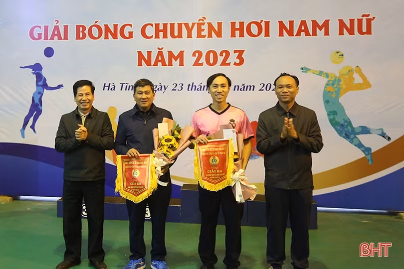 LĐLĐ tỉnh vô địch giải bóng chuyền khối mặt trận, đoàn thể