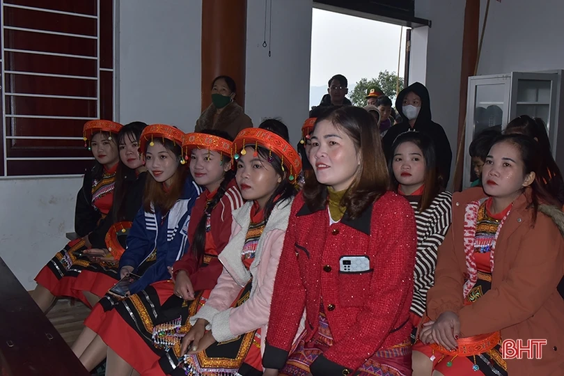 Bà con dân tộc Chứt ở Rào Tre đón tết Chăm Cha Bới