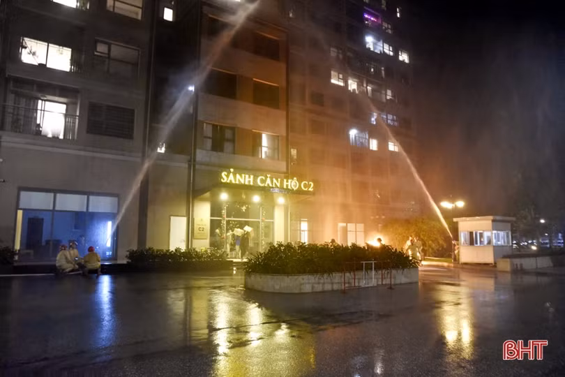 Diễn tập chữa cháy tại chung cư Vinhomes New Center Hà Tĩnh