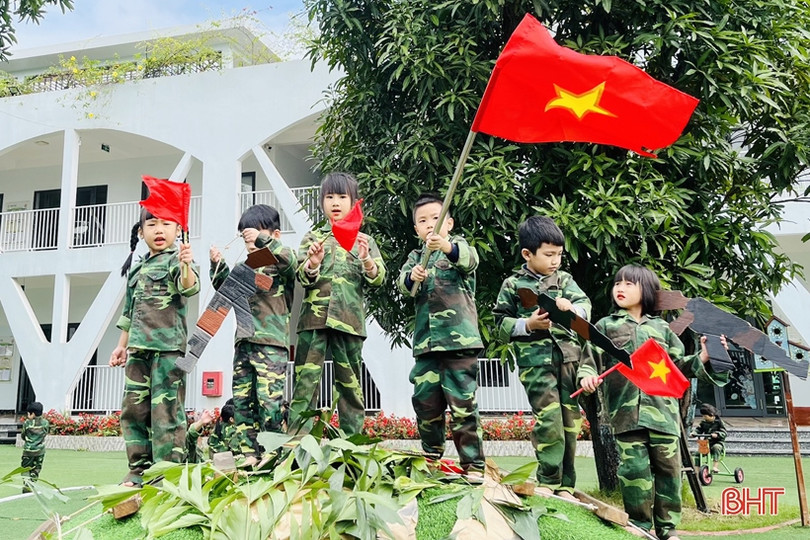 “Một ngày làm chiến sỹ” của học sinh mầm non Trung Kiên