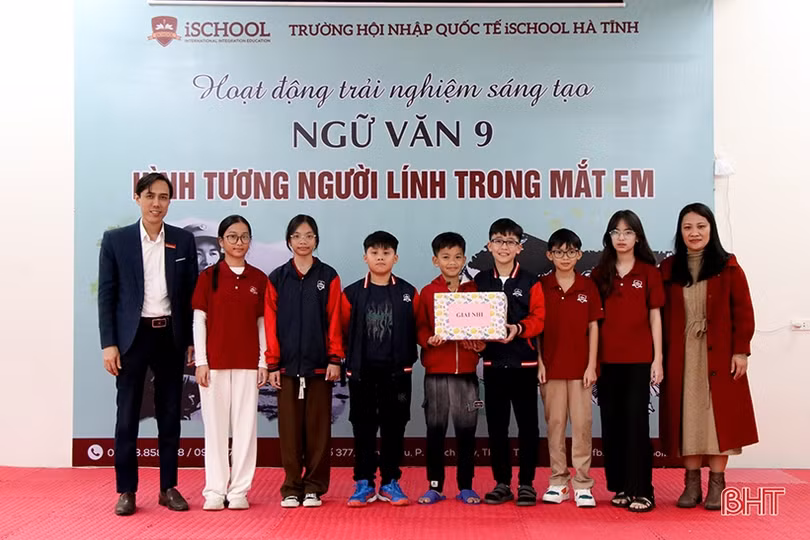 Học sinh iSchool Hà Tĩnh hào hứng với sân khấu khóa môn Ngữ văn
