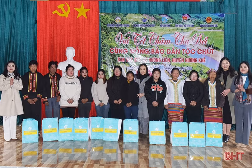 Bà con dân tộc Chứt ở Rào Tre đón tết Chăm Cha Bới