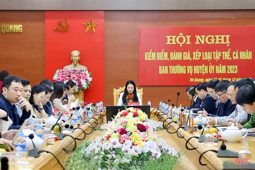 Thường trực Tỉnh ủy dự hội nghị kiểm điểm tập thể, cá nhân tại Sở LĐ-TB&XH và huyện Vũ Quang