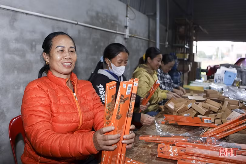 Đơn hàng tăng, các cơ sở sản xuất hương hối hả vào vụ tết