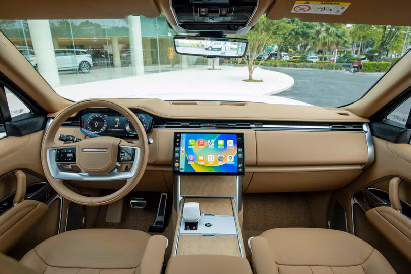 Range Rover SV trình làng tại Việt Nam, giá từ 16,869 tỷ đồng